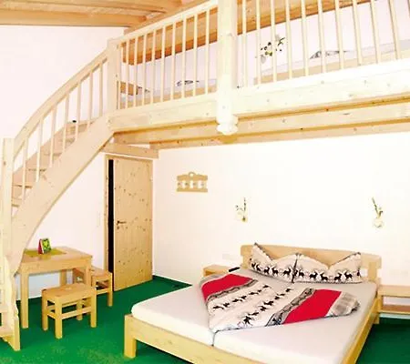 Biobauernhof Hinteraltensberg Guest house Auffach